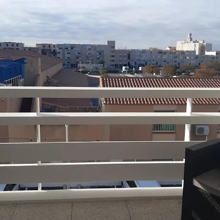Superbe T2 Climatise Avec Terrasse Et Parking, A 400m De La - 4p - Port - Fr-1-727-6